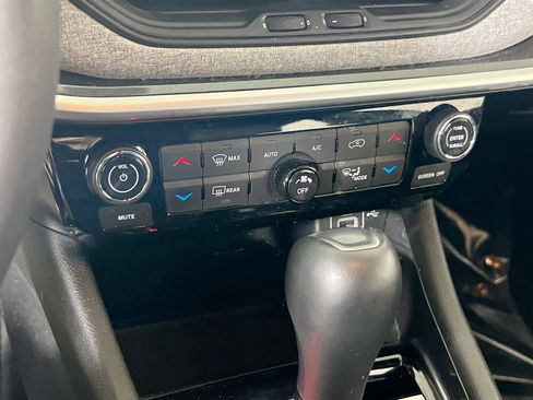 Used 2023 Jeep Compass Latitude w/ Convenience Group AWD/4WD image 15