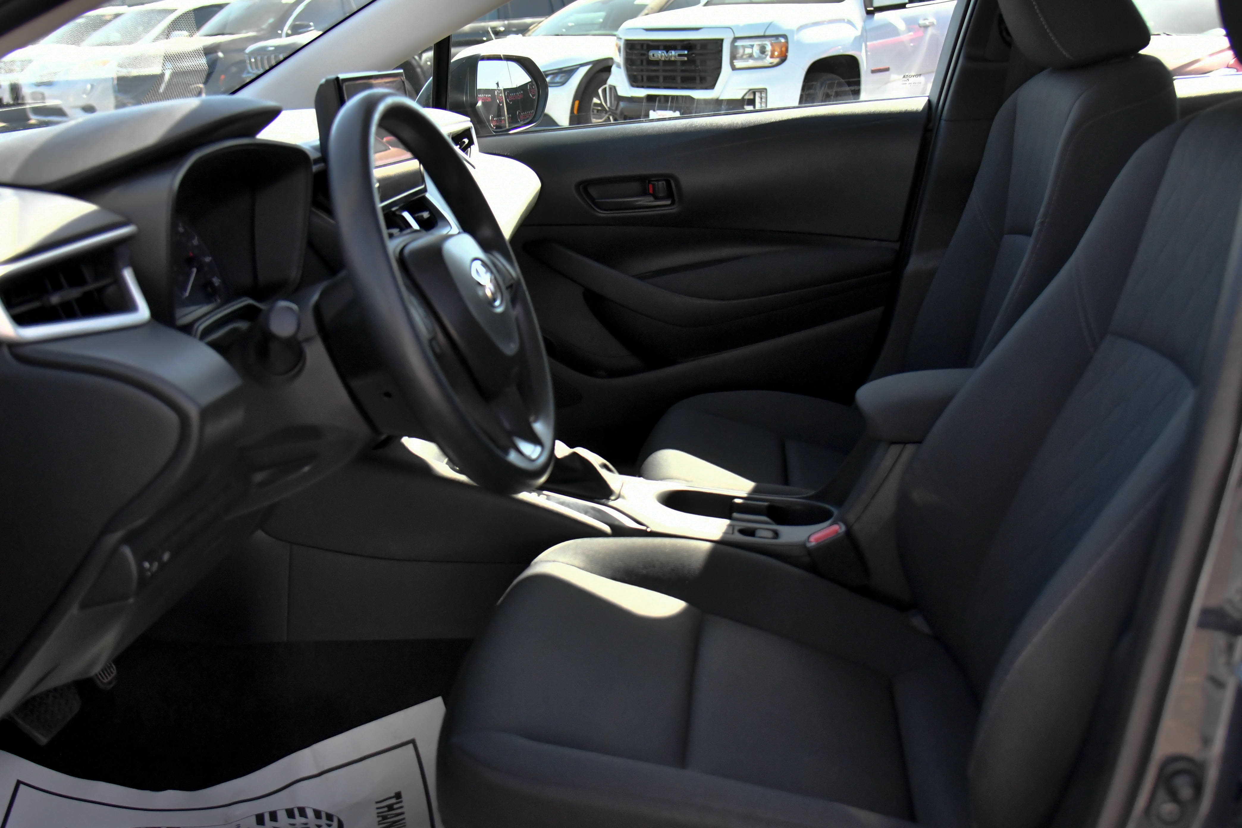 Used 2025 Toyota Corolla LE FWD image 16