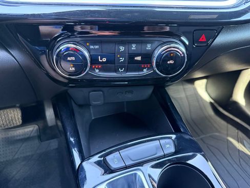 Certified 2024 Chevrolet Trax RS w/ Driver Confidence Package FWD image 24