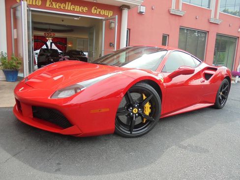 Used 2017 Ferrari 488 GTB RWD image 4
