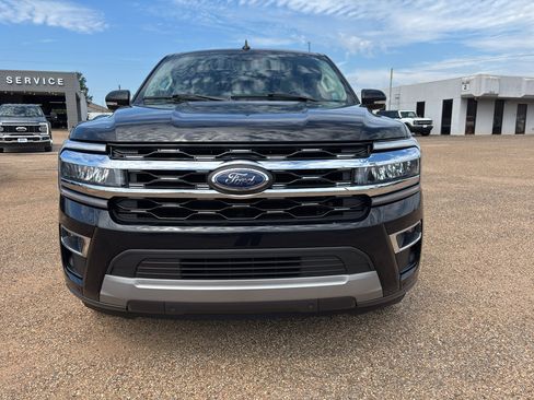 Used 2023 Ford Expedition Max Limited image 8