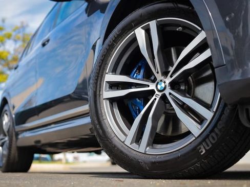 Used 2021 BMW X7 M50i AWD/4WD image 19