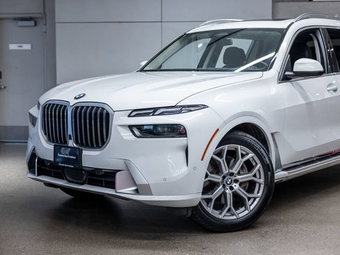 Used 2025 BMW X7 xDrive40i AWD/4WD image 17