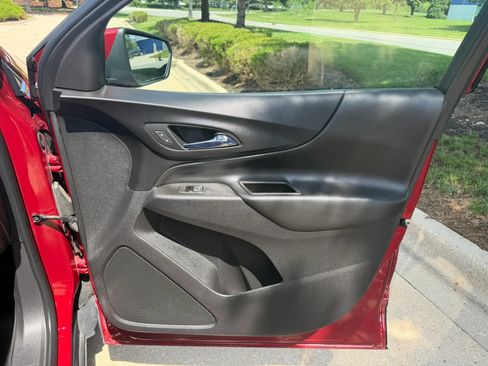Used 2020 Chevrolet Equinox LT AWD/4WD image 24
