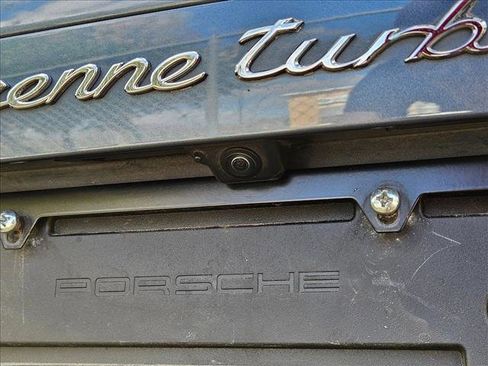 Used 2019 Porsche Cayenne Turbo image 9