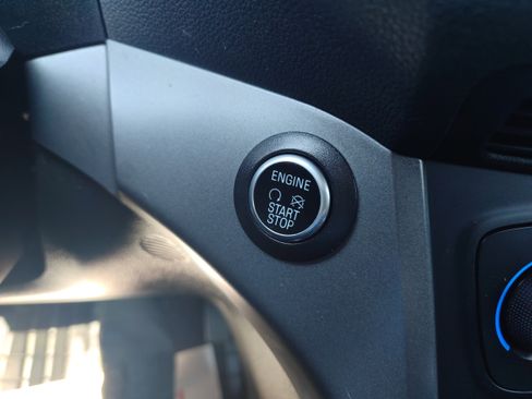 Used 2019 Ford Escape SEL image 18