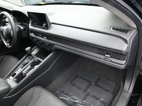 Used 2025 Honda Accord SE image 42