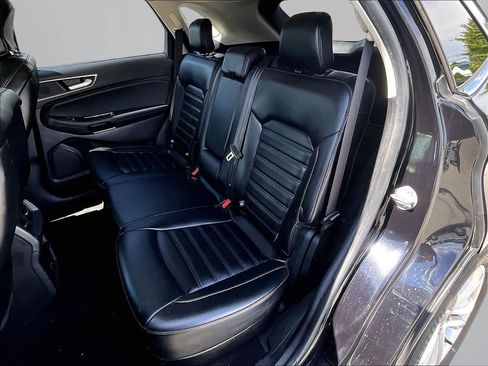 Used 2019 Ford Edge SEL w/ Equipment Group 201A AWD/4WD image 26