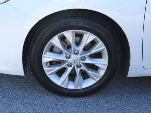 Used 2014 Lexus ES 300h w/ Luxury Package w/Bamboo Trim FWD image 39