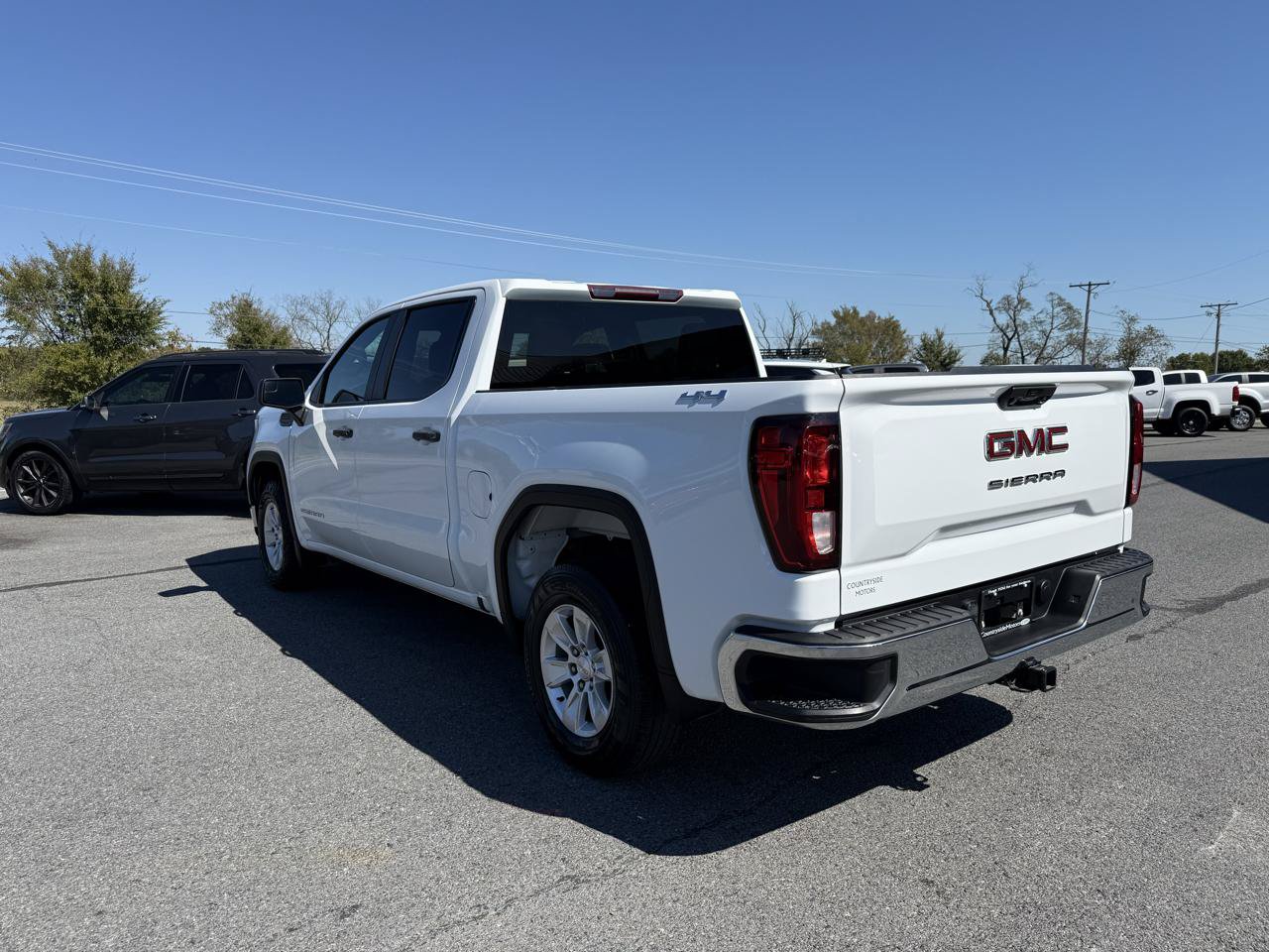 Used 2022 GMC Sierra 1500 Pro w/ Convenience Package AWD/4WD image 4