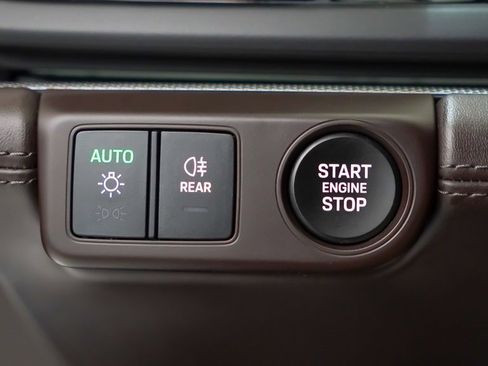 Certified 2024 Porsche Panamera 4 image 26