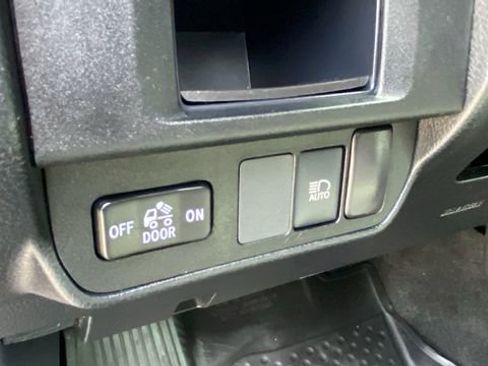 Used 2019 Toyota Tacoma SR5 image 17