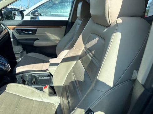 Used 2018 Honda CR-V Touring image 9