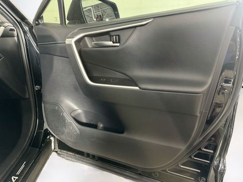 Used 2021 Toyota RAV4 Limited AWD/4WD image 34