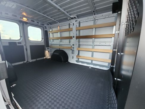 Used 2025 RAM ProMaster 2500 w/ U-Haul Equipment Group FWD image 19