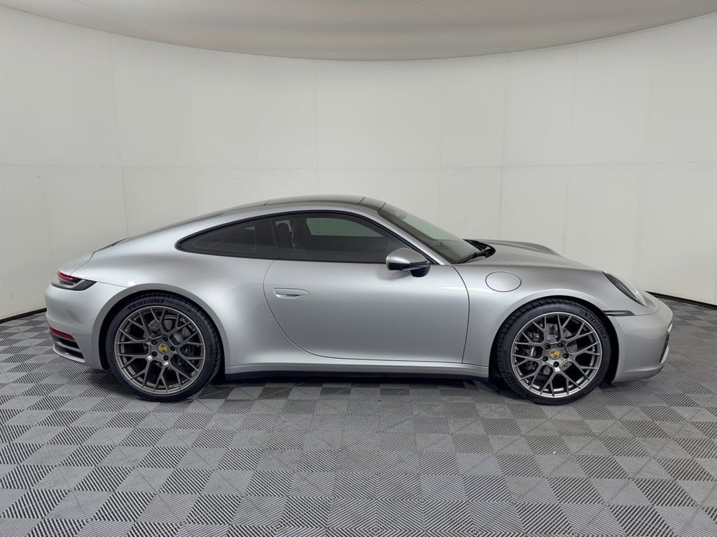 Certified 2024 Porsche 911 Carrera 4 AWD/4WD image 9