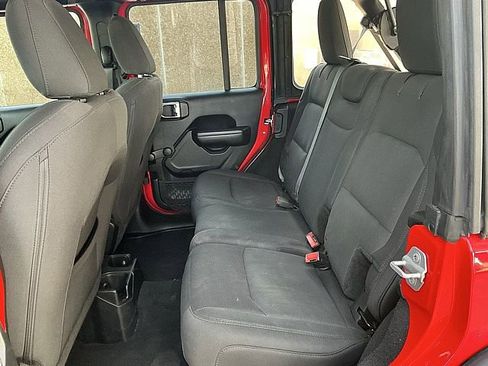 Used 2018 Jeep Wrangler Unlimited Sport image 13