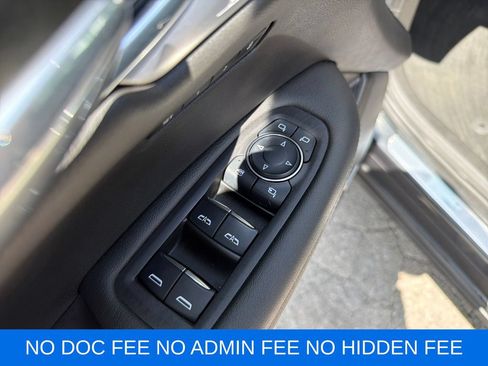 Used 2023 Cadillac XT6 Premium Luxury w/ Technology Package AWD/4WD image 13