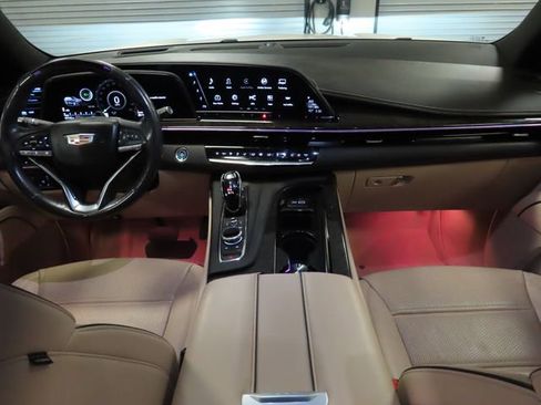 Certified 2024 Cadillac Escalade Premium Luxury w/ Performance Package AWD/4WD image 25