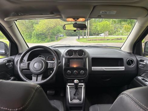 Used 2014 Jeep Compass Latitude w/ Sun/Sound Group AWD/4WD image 20