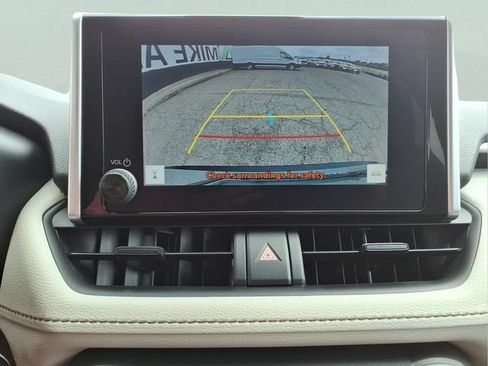 Used 2023 Toyota RAV4 XLE AWD/4WD image 19