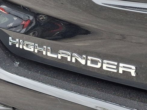 Used 2022 Toyota Highlander XLE image 34