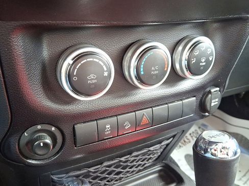 Used 2016 Jeep Wrangler Unlimited Sport w/ Quick Order Package 24S image 28