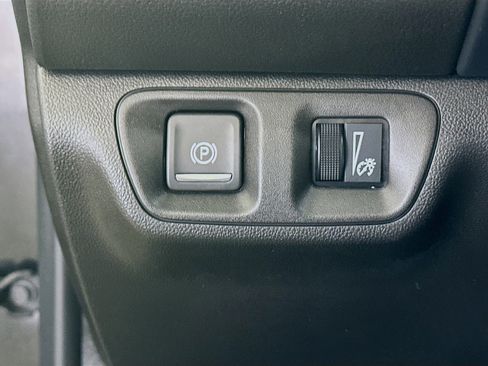 Used 2023 GMC Acadia SLE w/ Driver Convenience Package image 17