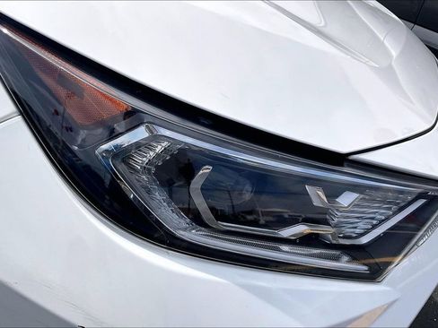 Used 2021 Toyota RAV4 XLE w/ Carpet Mat Package (TMS) image 27