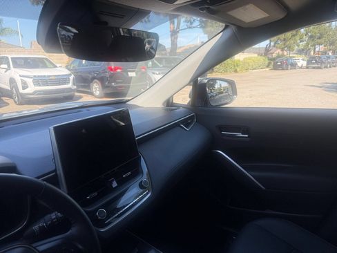 Used 2026 Toyota Corolla Cross XLE FWD image 27