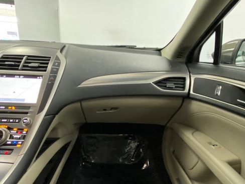 Used 2017 Lincoln MKZ Reserve image 26