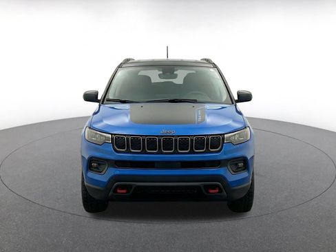 Used 2025 Jeep Compass Trailhawk AWD/4WD image 2