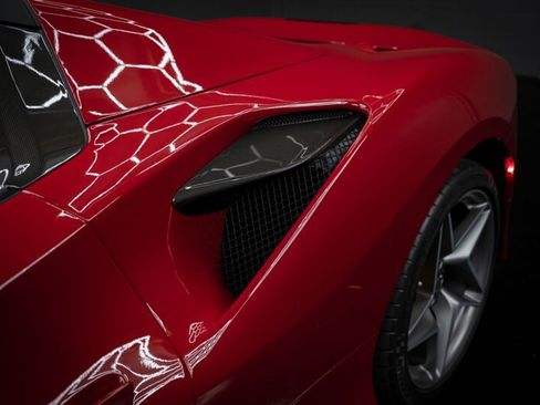 Used 2021 Ferrari F8 Tributo RWD image 16