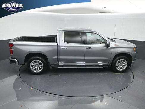 Used 2025 Chevrolet Silverado 1500 LTZ w/ LTZ Premium Package AWD/4WD image 16