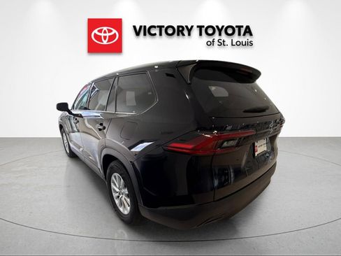 Used 2025 Toyota Grand Highlander XLE image 5