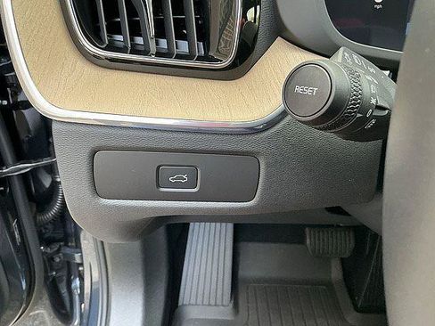 Certified 2026 Volvo XC60 B5 Plus w/ Protection Package Premier AWD/4WD image 23