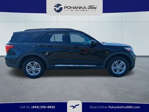 Used 2021 Ford Explorer XLT AWD/4WD image 3