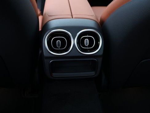 New 2025 Mercedes-Benz C 300 4MATIC Sedan image 32