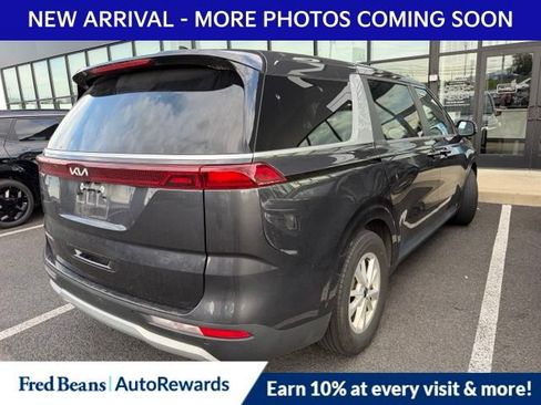 Used 2024 Kia Carnival LX FWD image 7