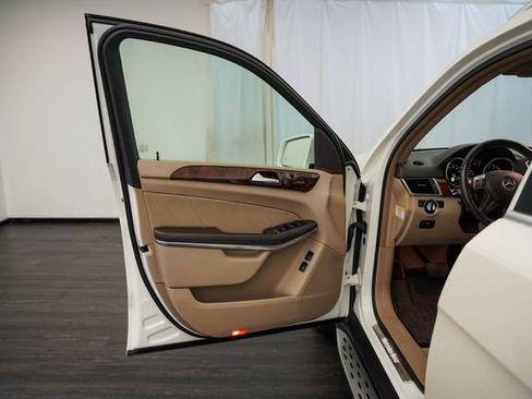 Used 2013 Mercedes-Benz GL 450 4MATIC image 16