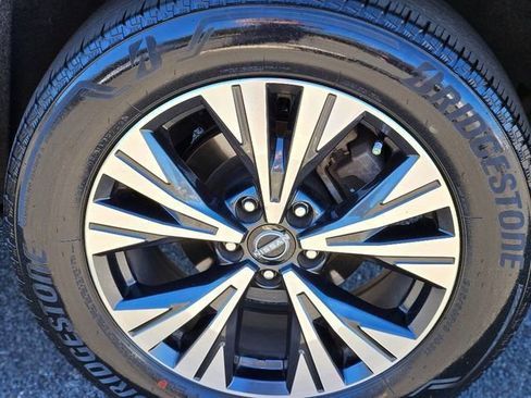 Certified 2023 Nissan Rogue SV image 10