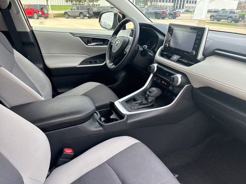 Certified 2019 Toyota RAV4 XLE w/ Convenience Package FWD image 23