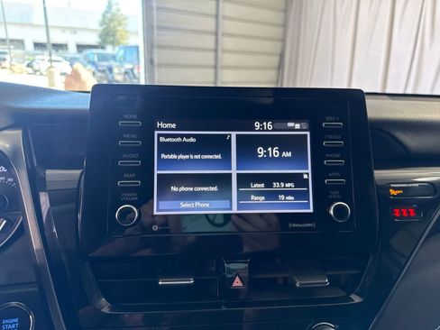Used 2021 Toyota Camry SE w/ Convenience Package FWD image 4
