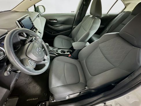 Used 2020 Toyota Corolla LE FWD image 13