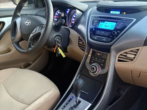 Used 2013 Hyundai Elantra GLS image 9