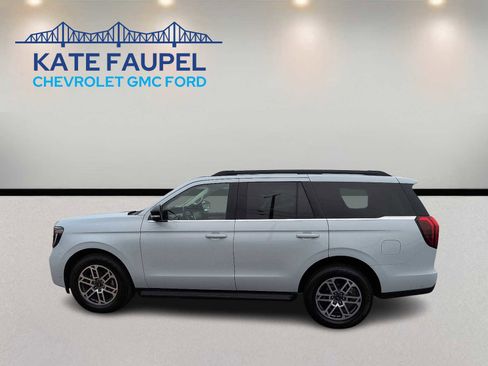 Used 2025 Ford Expedition Active image 4