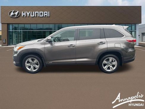 Used 2016 Toyota Highlander Limited AWD/4WD image 2