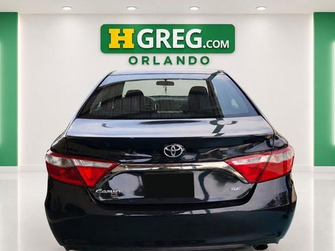 Used 2017 Toyota Camry SE FWD image 6