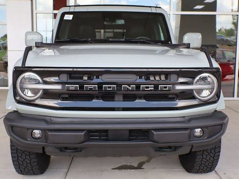 Used 2024 Ford Bronco Outer Banks AWD/4WD image 2