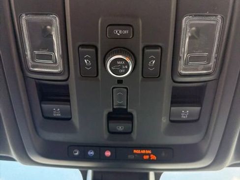Used 2022 Chevrolet Tahoe High Country AWD/4WD image 31